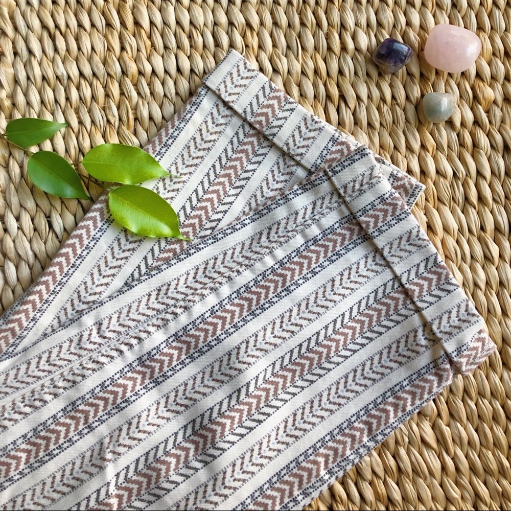 LOFT patterned capri pants - Picture 5 of 7